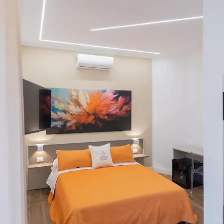 Konukevi Ianno Napoli